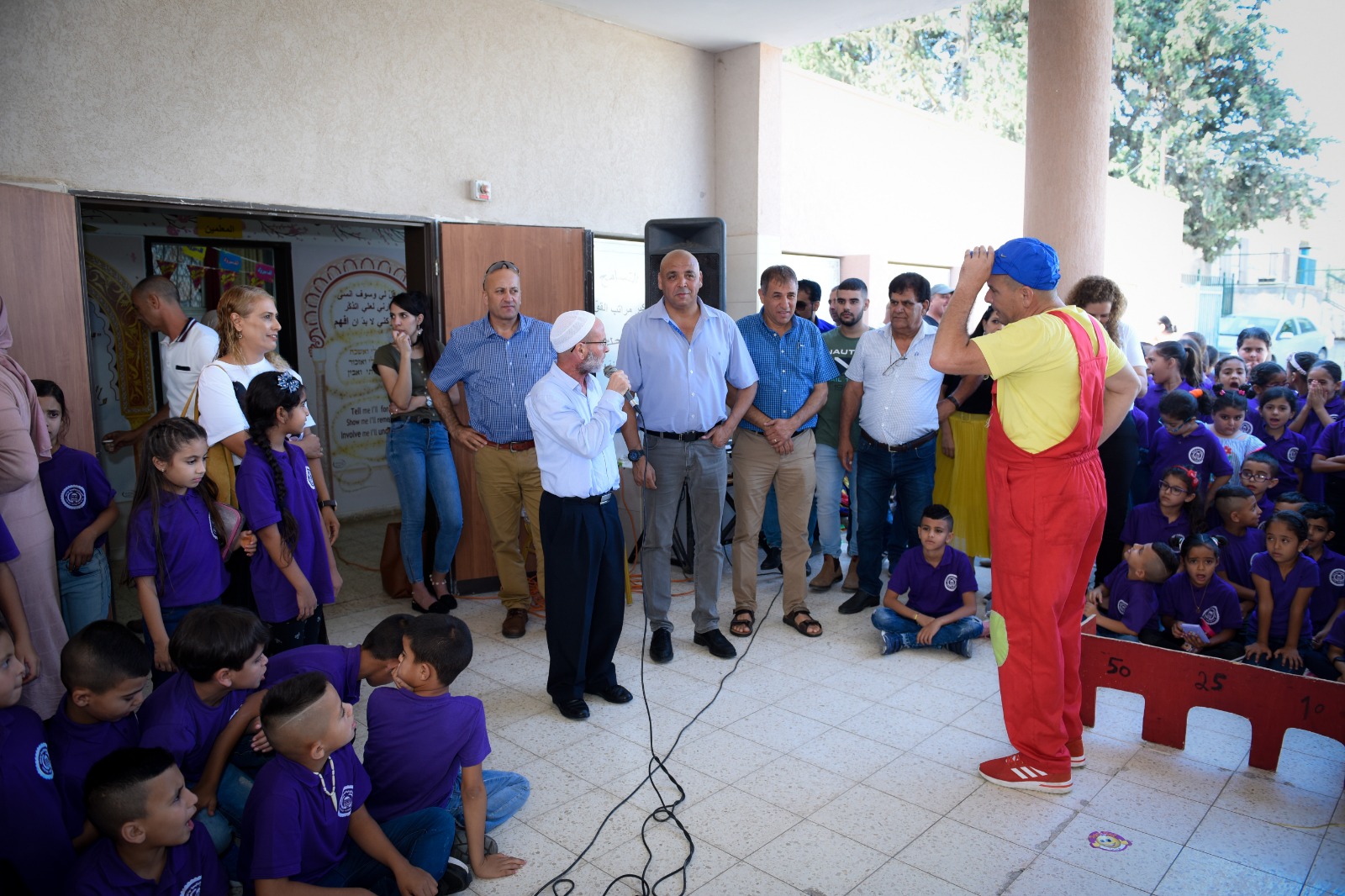 ביקור ראש המועצה לבתי הספר בכפר לרגל פתיחת שנה הלימודים